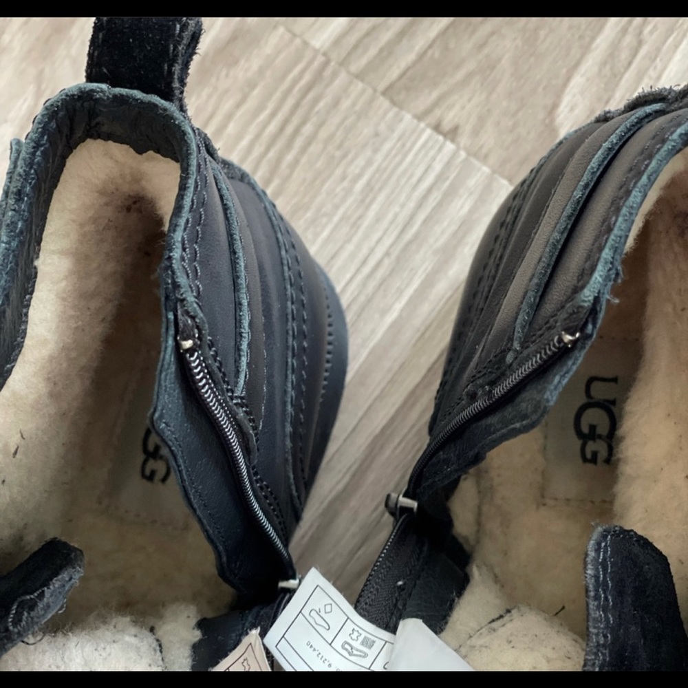 Ugg Women’s Combat Boots size 9 - Picture 8 of 12